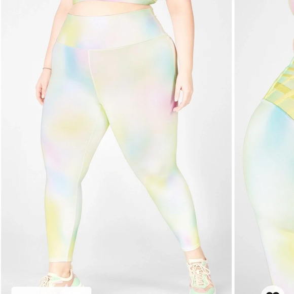 Fabletics Boost Powerhold Highwaisted Plus Size 7/8 Leggings - Picture 7 of 7